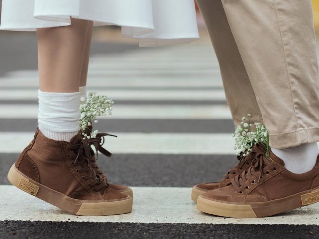 Différence entre chaussons aquatiques en néoprène et en tissu